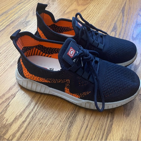 Ecko Unlimited Slip On style Sneakers youth size 4 - Picture 2 of 9